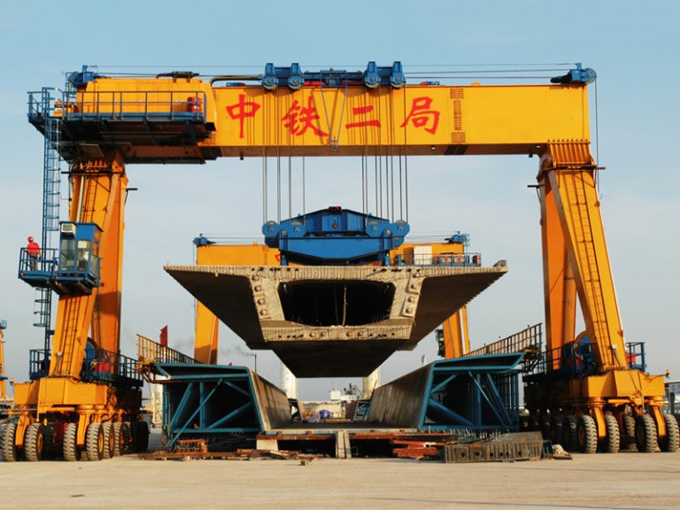 Rubber Tyred Straddle Crane