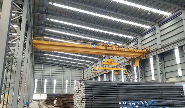 Electromagnetic Overhead Crane Working