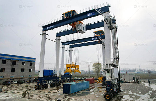 RTG crane for container handling in a yard