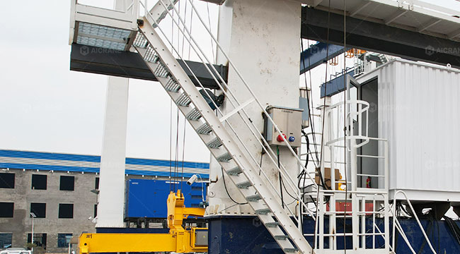 Galvanized grating steps and walkways for RTG operator safety in rain and snow