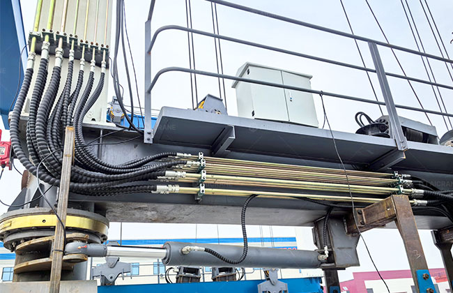 RTG hydraulic lines made of cold-drawn galvanized steel tubing for excellent corrosion resistance.