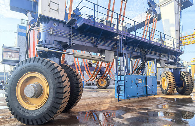 Multi-tyre load distribution system of mobile boat lift for stable operation