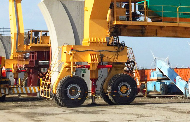 RTG Crame Support Cylinders Stabilize Heavy-Load Maneuvers