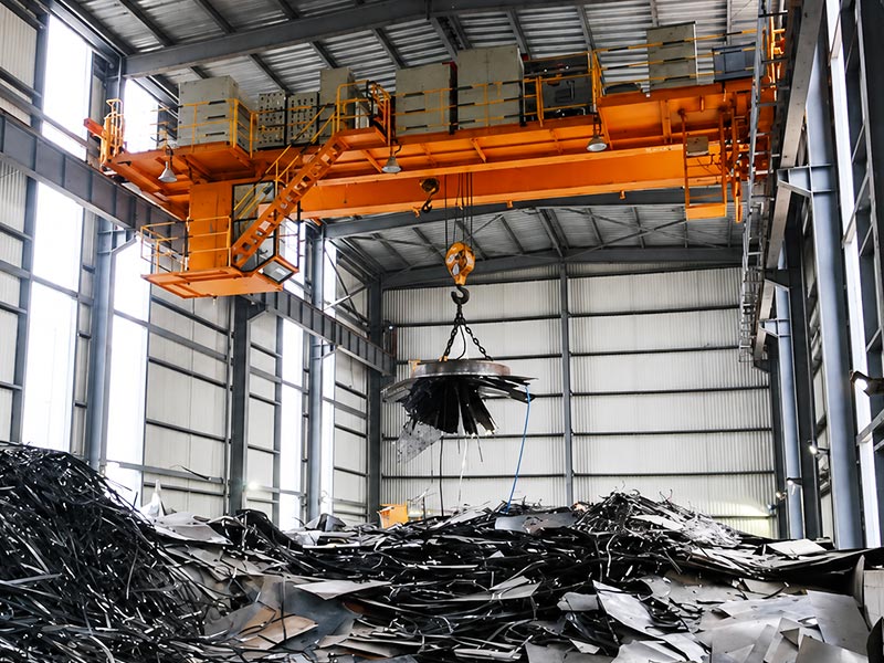 Heavy Duty Electromagnetic Overhead Crane For Scrap Handling