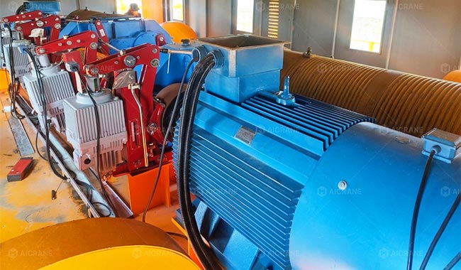 Heavy-duty hoist motor and drive system for high-intensity duty cycles