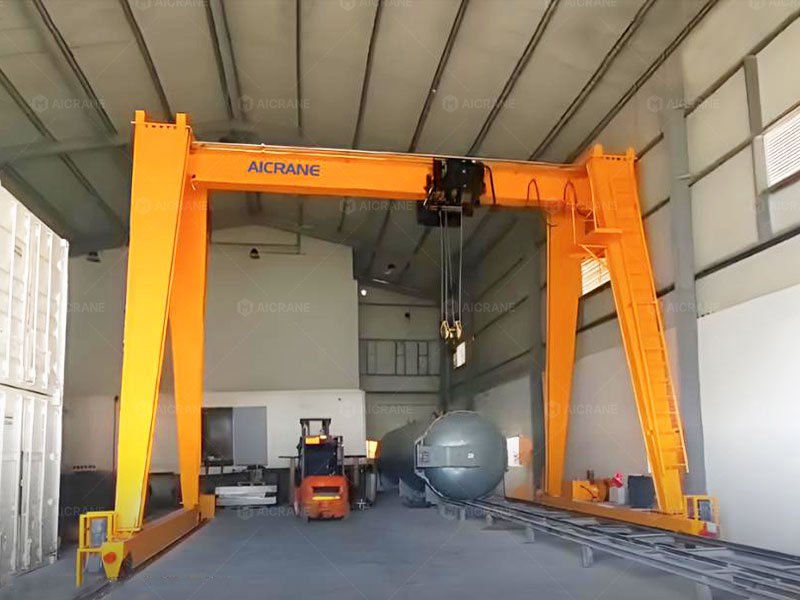 Light duty single girder gantry crane for compact workshop lifting