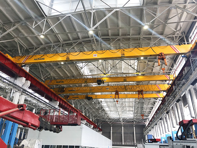light duty overhead crane used in industrial workshop for material handling