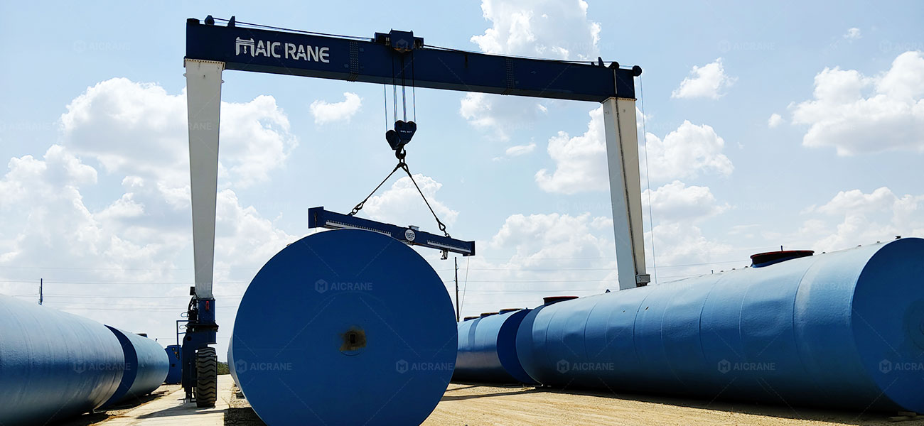 rubber tyred gantry crane handling heavy steel tanks