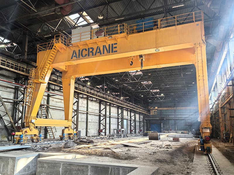Double girder indoor gantry crane with winch trolley for heavy duty lifting
