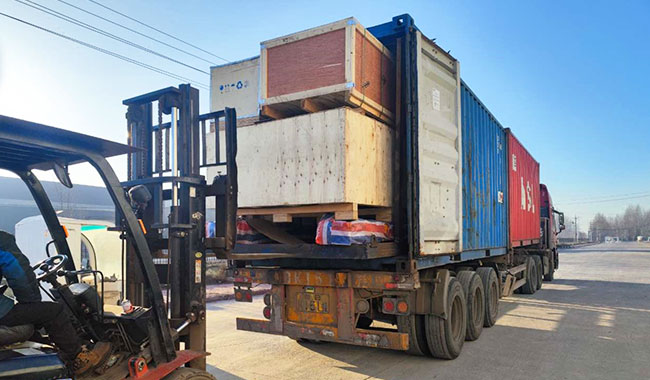 Export packaging and container loading for overhead crane components