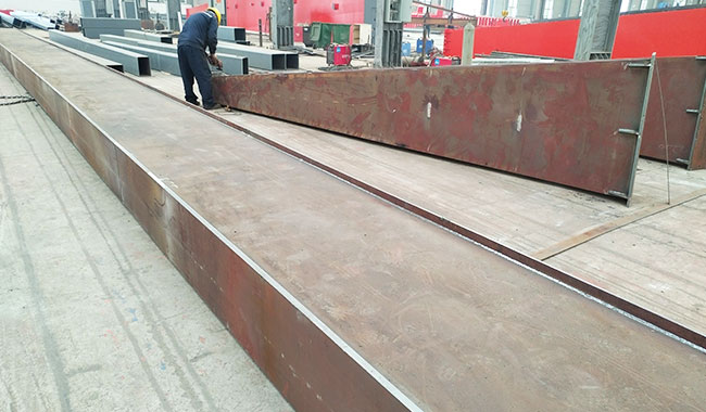 RTG crane box girder welding in workshop