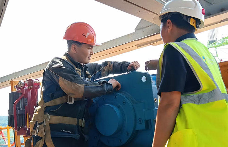 Maintenance guidance for workshop overhead crane operation and long term reliability