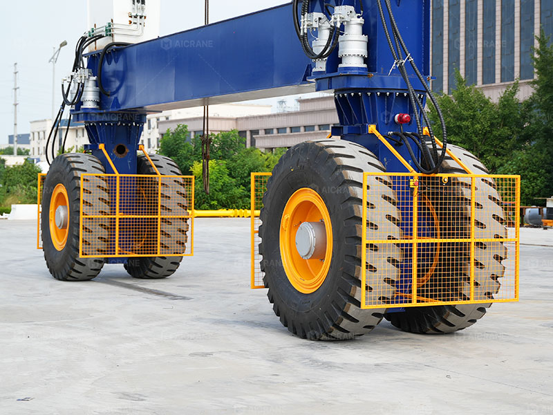 Rubber-tyred traveling mechanism of a 120 ton RTG crane for flexible industrial site deployment