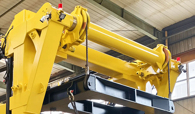 Independent four-point hydraulic lifting system